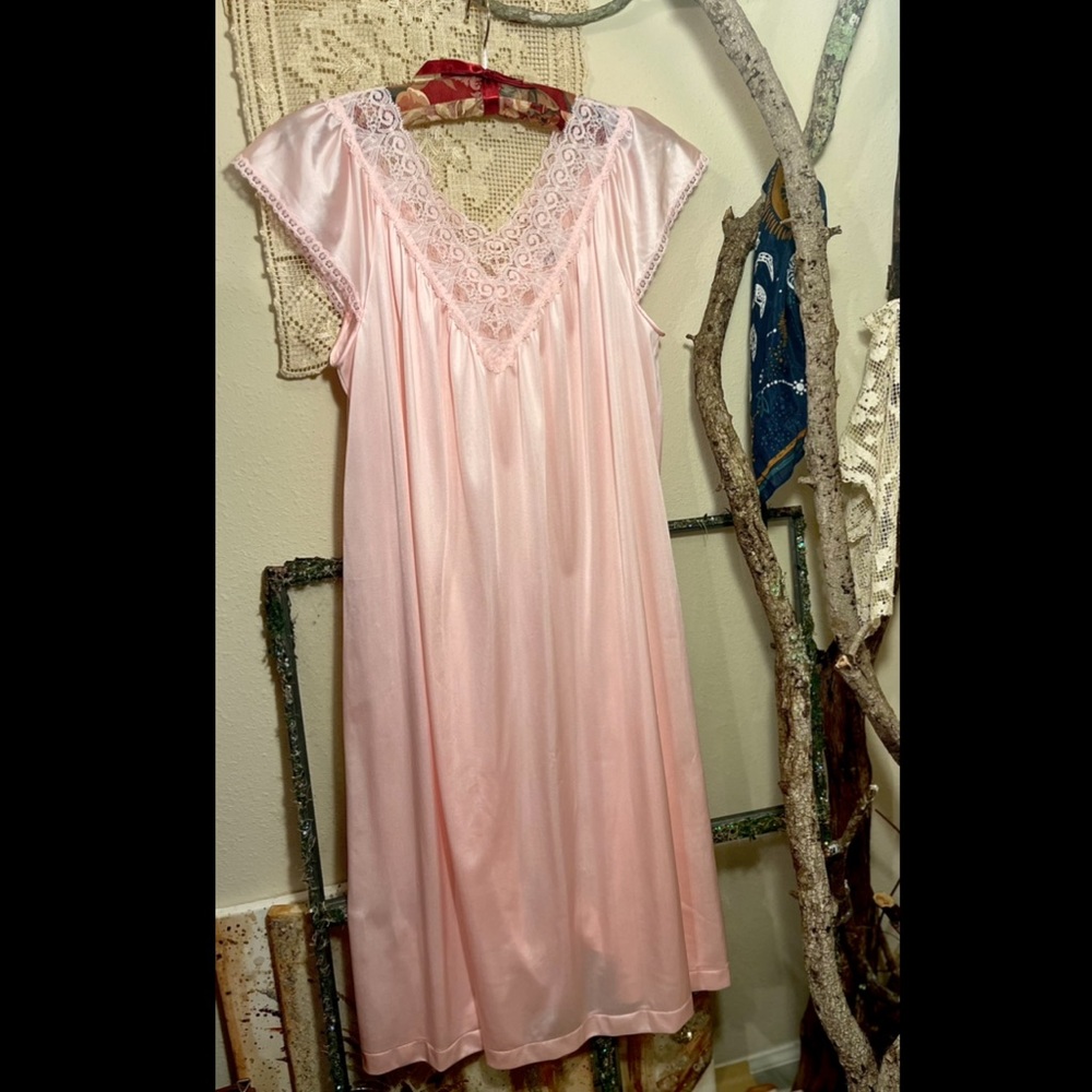 Vintage Vanity Fair Baby Pink Heart Lace Nightgown